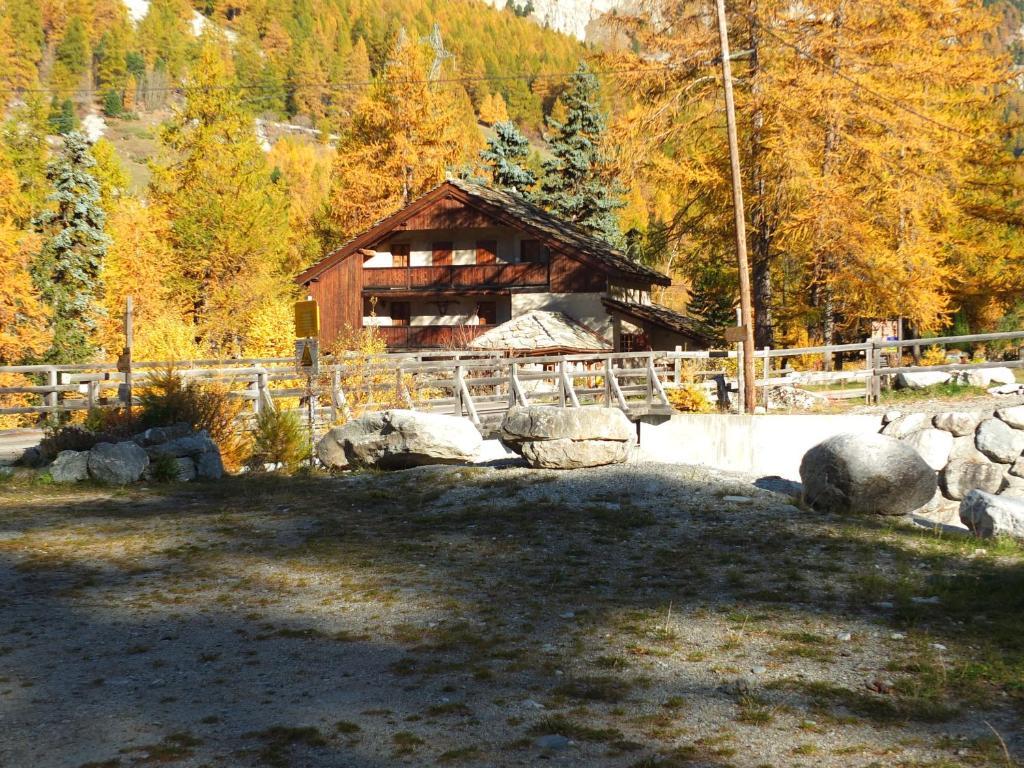 Bed and Breakfast Chalet Lavis Trafford Браман Экстерьер фото